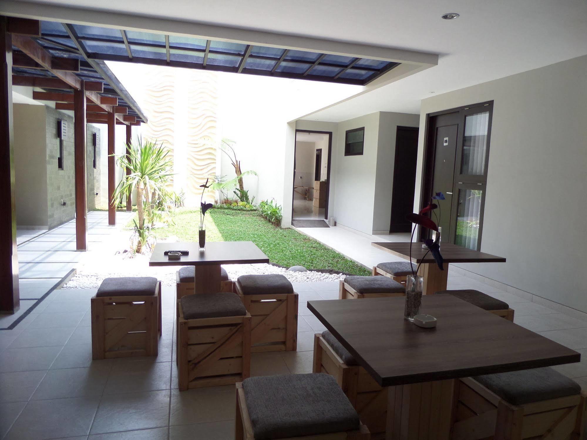 Wisma tamu Shinta *